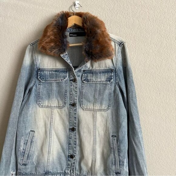 Ava + Kris Jane Denim Fur Collar Oversized Jacket Size Medium - Picture 4 of 14